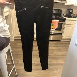 Black skinny jeans